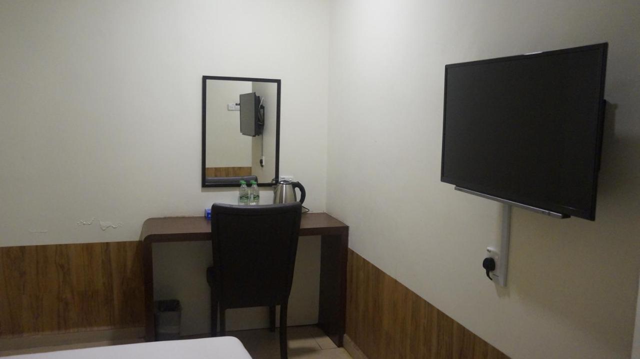 Be Boutique Hotel Keluang Ngoại thất bức ảnh